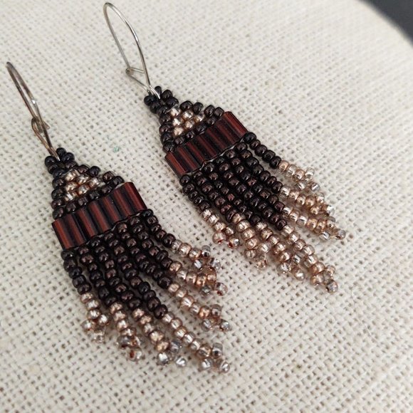 Shades of brown seed and bugle bead earrings - Picture 6 of 7